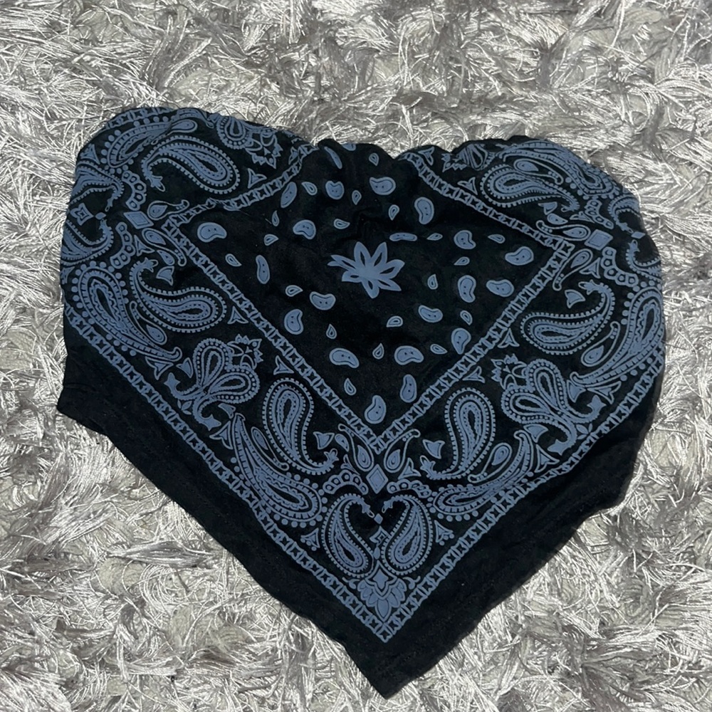 Black bandana top/ built in bra